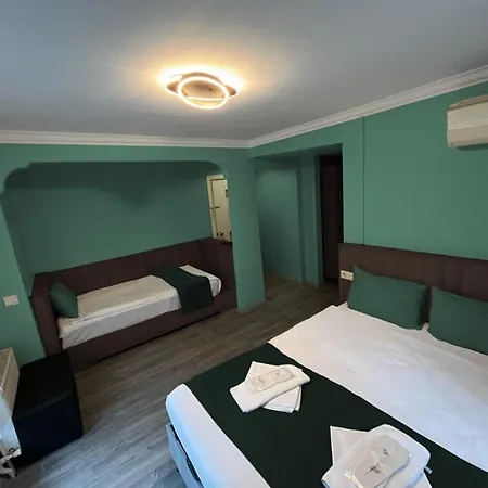 Le Safran Hotel *