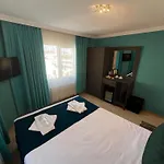 Le Safran Hotel *